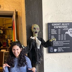 Meet your Posher, Paulina